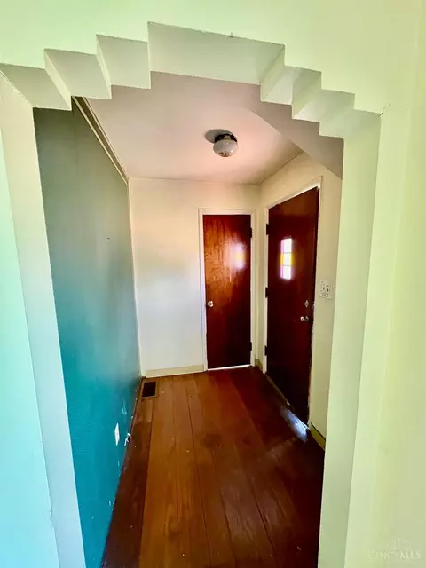 Entry Way - 2936 Boudinot Ave, Cincinnati, OH 45238 photo 1 of 1