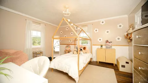 Bedroom - 6485 Beech Fork Rd, Otway, OH 45657 photo 2 of 2