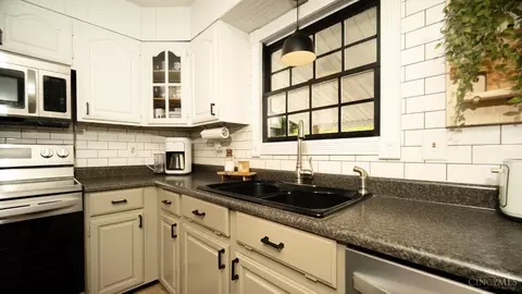 Kitchen - 6485 Beech Fork Rd, Otway, OH 45657 photo 2 of 2