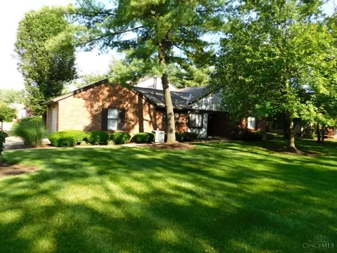 311 Bedford Glen Ln, Springdale, OH 45246