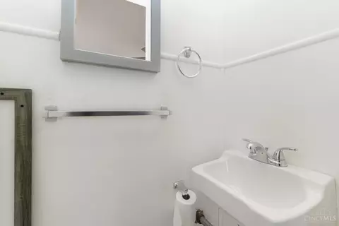Bath - 868 Locust Ln, Cincinnati, OH 45245 photo 1 of 2
