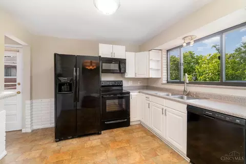 Kitchen - 868 Locust Ln, Cincinnati, OH 45245 photo 1 of 2