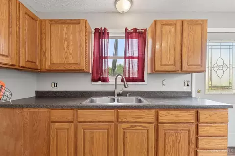 319 Main St, Blanchester, OH 45107 photo 5