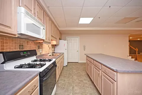 Kitchen - 4541 Morrow Meadow Dr, Morrow, OH 45152 photo 10 of 10