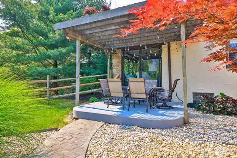 Exterior - 2896 Galbraith Rd, Amberley, OH 45237 photo 6 of 19