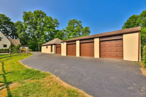 Exterior - 2896 Galbraith Rd, Amberley, OH 45237 photo 16 of 19
