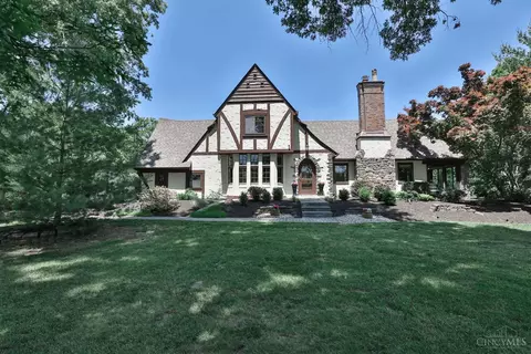 2896 Galbraith Rd, Amberley, OH 45237