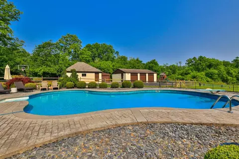 Exterior - 2896 Galbraith Rd, Amberley, OH 45237 photo 11 of 19