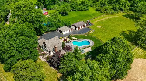 View/Area - 2896 Galbraith Rd, Amberley, OH 45237 photo 1 of 3