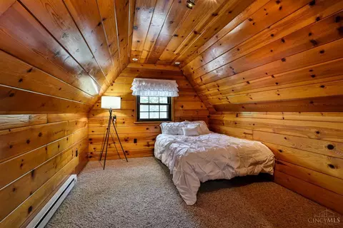 Bedroom - 2896 Galbraith Rd, Amberley, OH 45237 photo 9 of 9