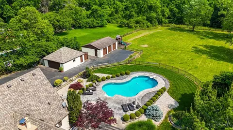 Exterior - 2896 Galbraith Rd, Amberley, OH 45237 photo 19 of 19