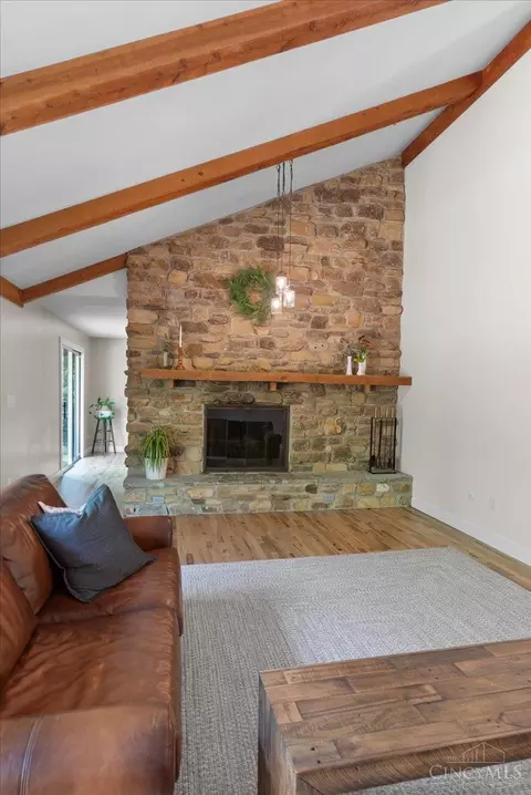 Living - 7066 Weidner Rd, Springboro, OH 45066 photo 1 of 4