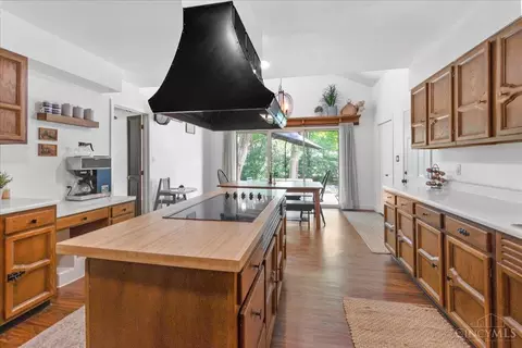 Kitchen - 7066 Weidner Rd, Springboro, OH 45066 photo 3 of 5