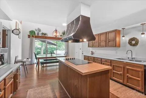 Kitchen - 7066 Weidner Rd, Springboro, OH 45066 photo 5 of 5
