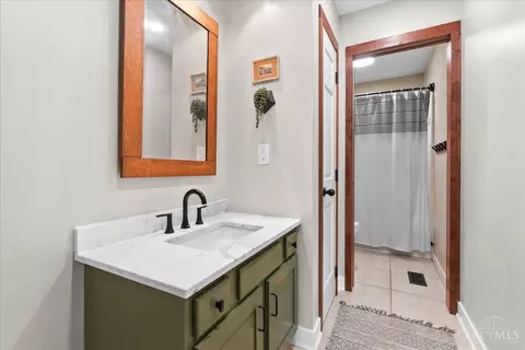 Bath - 7066 Weidner Rd, Springboro, OH 45066 photo 4 of 5