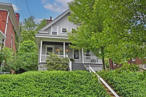 637 Riddle Rd, Cincinnati, OH 45220