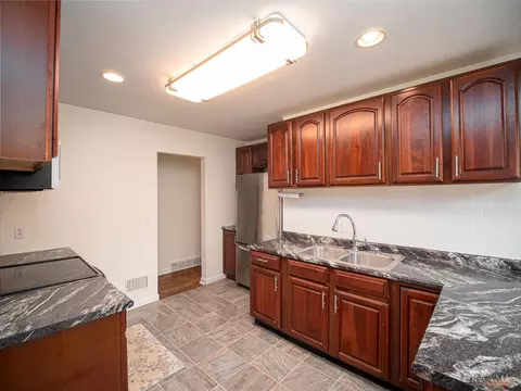 Kitchen - 474 Blossom Ln, Cincinnati, OH 45244 photo 2 of 2