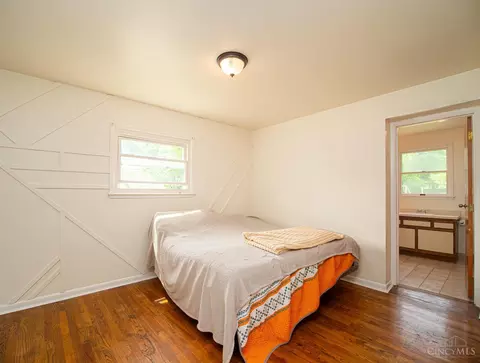 Bedroom - 474 Blossom Ln, Cincinnati, OH 45244 photo 1 of 6