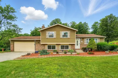 5605 Bluepine Dr, Cincinnati, OH 45247