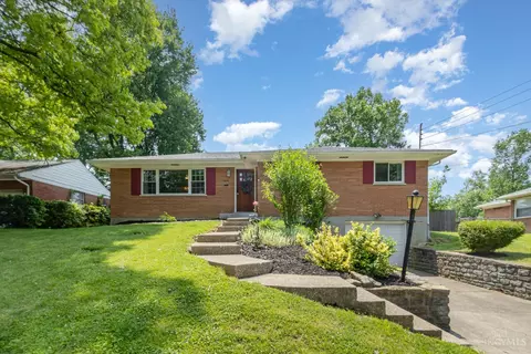 1085 Newcastle Dr, Cincinnati, OH 45231