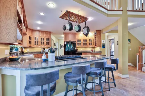 Kitchen - 3558 Rawson Pl, Cincinnati, OH 45209 photo 4 of 7