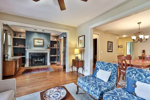 Living - 3558 Rawson Pl, Cincinnati, OH 45209 photo 2 of 6