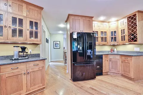 Kitchen - 3558 Rawson Pl, Cincinnati, OH 45209 photo 5 of 7