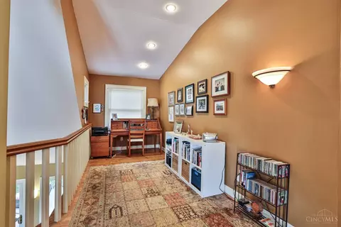 Entry Way - 3558 Rawson Pl, Cincinnati, OH 45209 photo 4 of 7