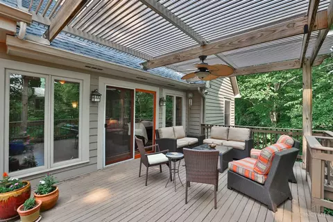 Exterior - 3558 Rawson Pl, Cincinnati, OH 45209 photo 9 of 17
