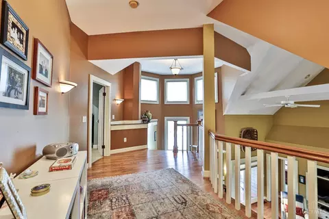 Entry Way - 3558 Rawson Pl, Cincinnati, OH 45209 photo 5 of 7