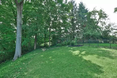 Exterior - 3558 Rawson Pl, Cincinnati, OH 45209 photo 12 of 17