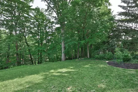 Exterior - 3558 Rawson Pl, Cincinnati, OH 45209 photo 10 of 17