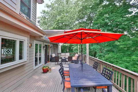Exterior - 3558 Rawson Pl, Cincinnati, OH 45209 photo 8 of 17