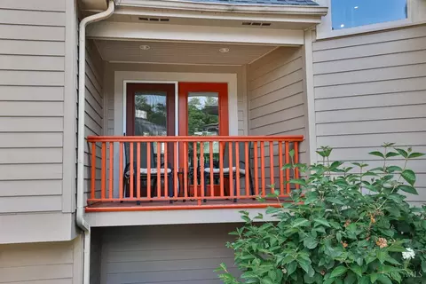 Exterior - 3558 Rawson Pl, Cincinnati, OH 45209 photo 5 of 17