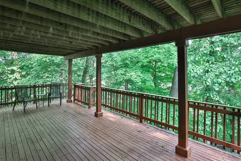 Exterior - 3558 Rawson Pl, Cincinnati, OH 45209 photo 6 of 17