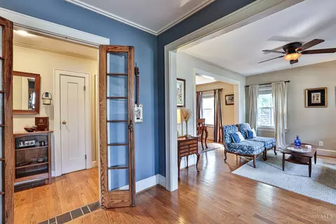 Entry Way - 3558 Rawson Pl, Cincinnati, OH 45209 photo 6 of 7