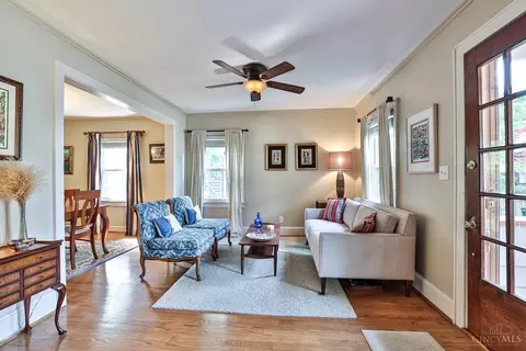 Entry Way - 3558 Rawson Pl, Cincinnati, OH 45209 photo 3 of 7