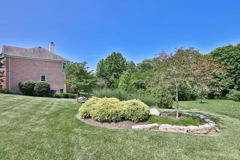 Exterior - 897 Southerness Dr, Cincinnati, OH 45245 photo 10 of 15