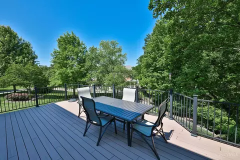 Exterior - 897 Southerness Dr, Cincinnati, OH 45245 photo 5 of 15