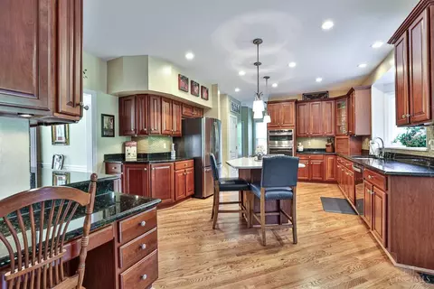 Kitchen - 897 Southerness Dr, Cincinnati, OH 45245 photo 1 of 4