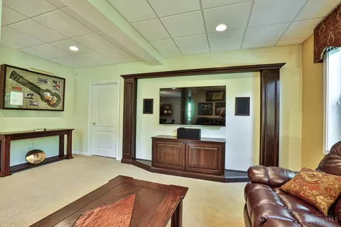 Living - 897 Southerness Dr, Cincinnati, OH 45245 photo 6 of 7
