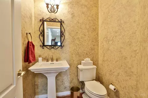 Bath - 897 Southerness Dr, Cincinnati, OH 45245 photo 4 of 7