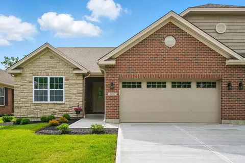 1018 Horseshoe Falls Dr, Lebanon, OH 45036