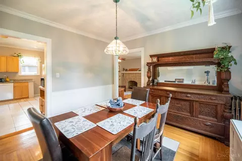 Dining - 667 Mitchell Ave, Cincinnati, OH 45229 photo 2 of 3
