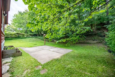 Exterior - 667 Mitchell Ave, Cincinnati, OH 45229 photo 5 of 7