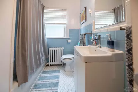 Bath - 667 Mitchell Ave, Cincinnati, OH 45229 photo 2 of 2