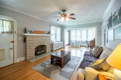 Living - 667 Mitchell Ave, Cincinnati, OH 45229 photo 3 of 3