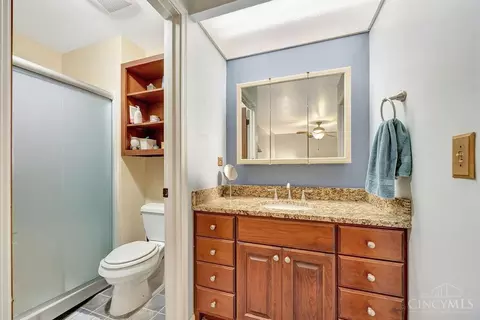 Bath - 8669 Schoolhouse Pl, Maineville, OH 45039 photo 1 of 5