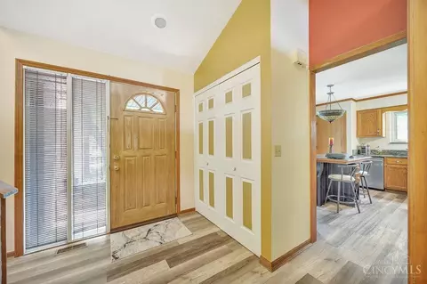 Entry Way - 8669 Schoolhouse Pl, Maineville, OH 45039 photo 1 of 2