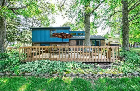 Exterior - 8669 Schoolhouse Pl, Maineville, OH 45039 photo 7 of 12
